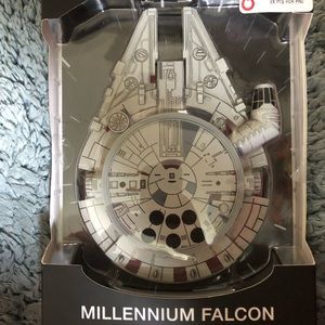 Star Wars Mellennium Falcon wireless charge pad.